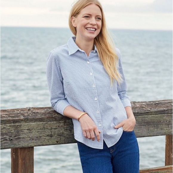 L.L. Bean Tops - L.L. Bean Blue/White Stripped Seersucker 3/4 sleeve Button Down Cotton Top Small